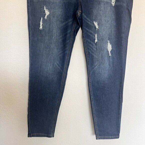 ELOQUII Women's Classic Fit Peach Lift Distressed Skinny Jean Dark Wash 22 NWT - Picture 10 of 11